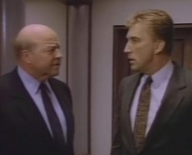 Angus MacGyver Trucs et Astuces - 3x12 Retraite Anticip�e - Peter Thornton et Matt Webber, qui cherche � prendre sa place
